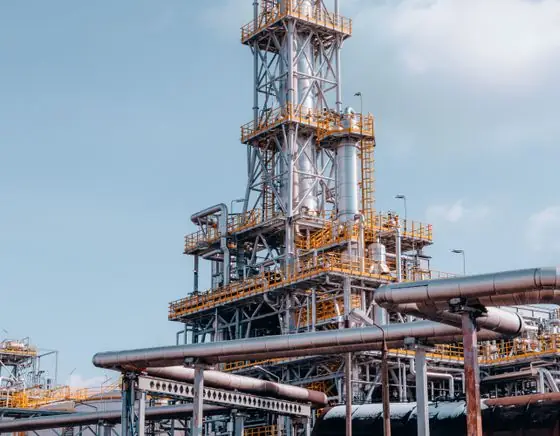 Refinery distillation tower