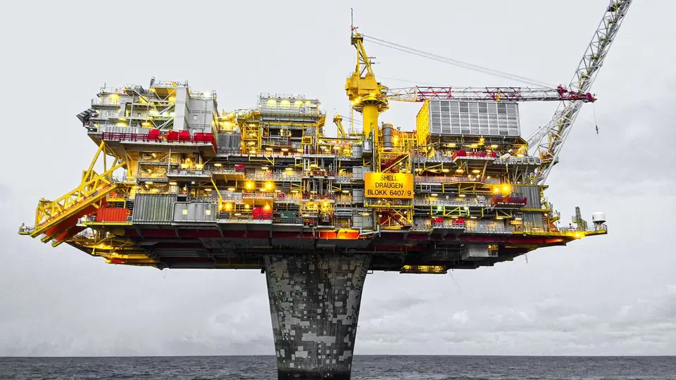 Offshore oil production platform