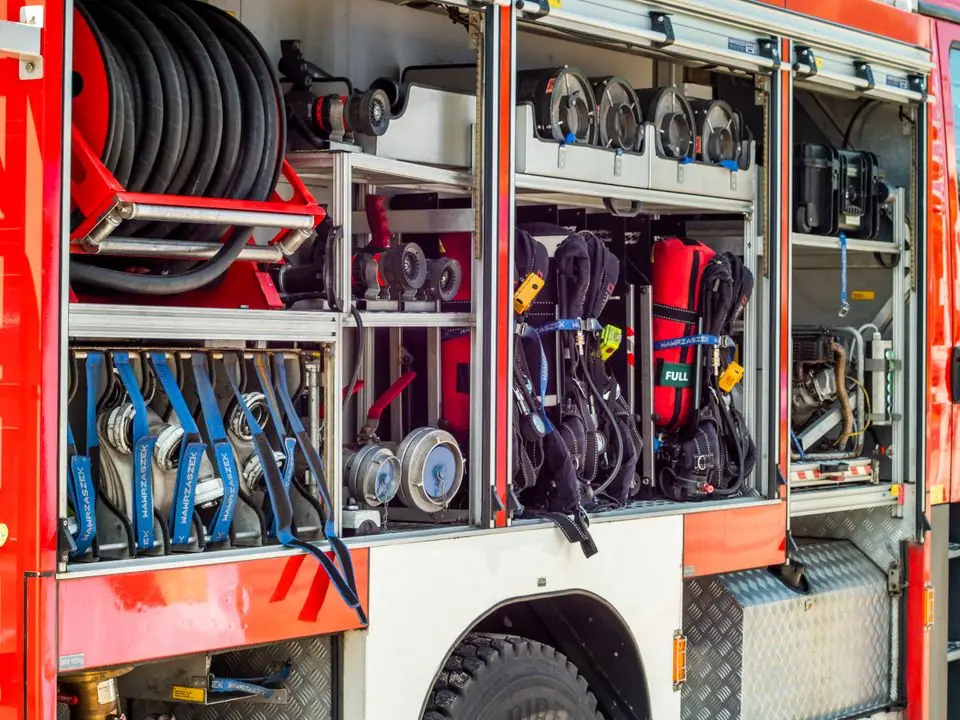 Fire and rescue equipment compartment
