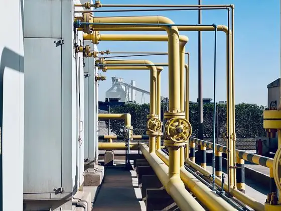 Oil and gas pipeline system