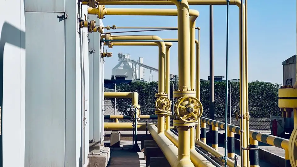 Oil and gas pipeline system